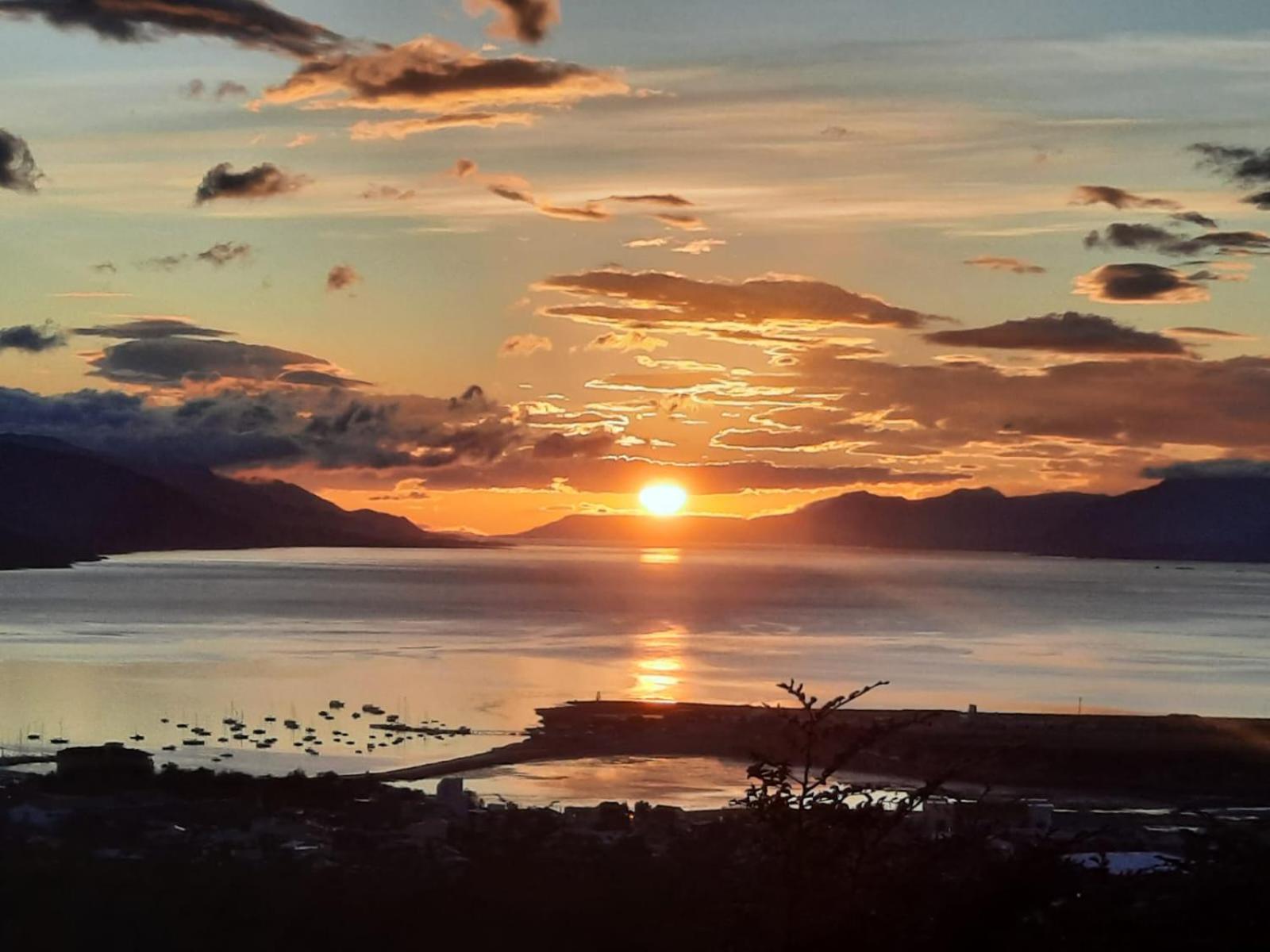 Apartamento con vista al canal y cercano al centro de la ciudad Ushuaia Exterior foto